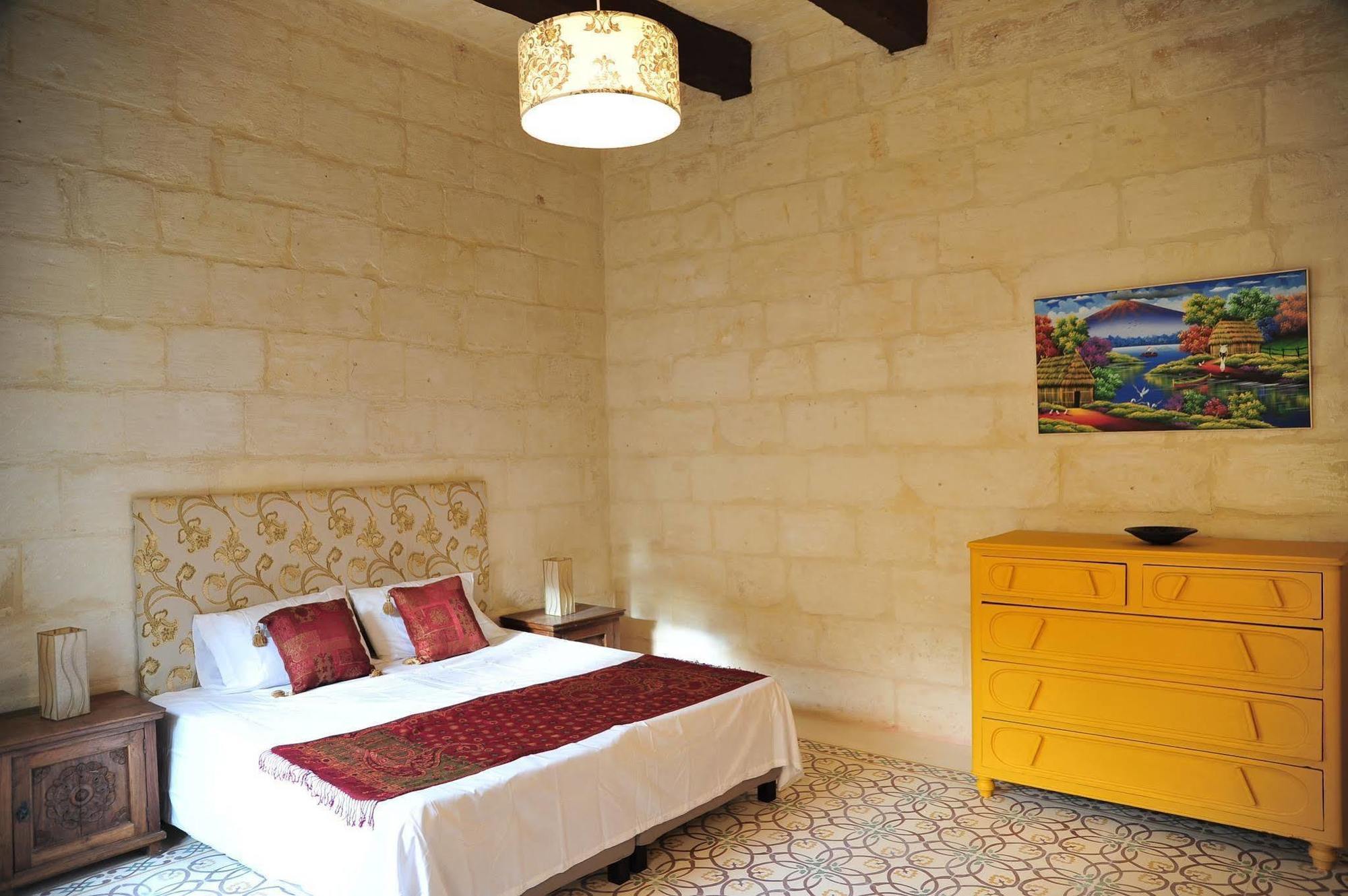 The Stonehouse Bed & Breakfast Saint Julian's Luaran gambar